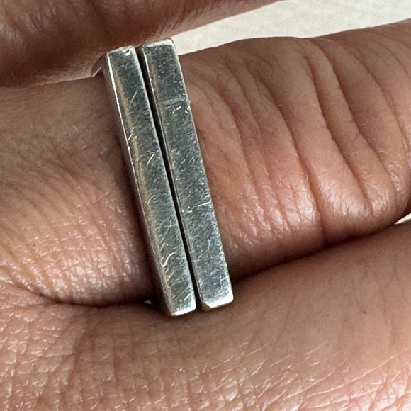 Gucci Sophisticated Silver Ring with Timeless Elegance - Picture 11 of 13